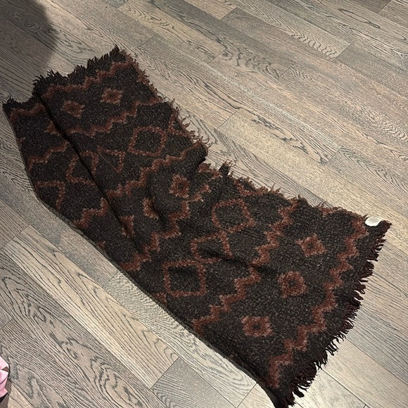 Wilfred Diamond Mosaic wool burgundy grey Reversible Blanket Scarf - Picture 9 of 15